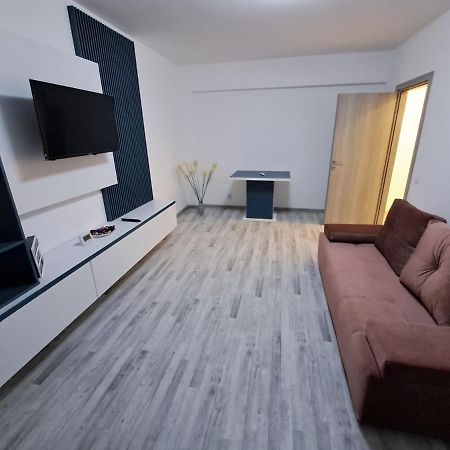 Happy Rental Apartments 2 Craiova Exterior photo