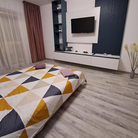 Happy Rental Apartments 2 Craiova Exterior photo