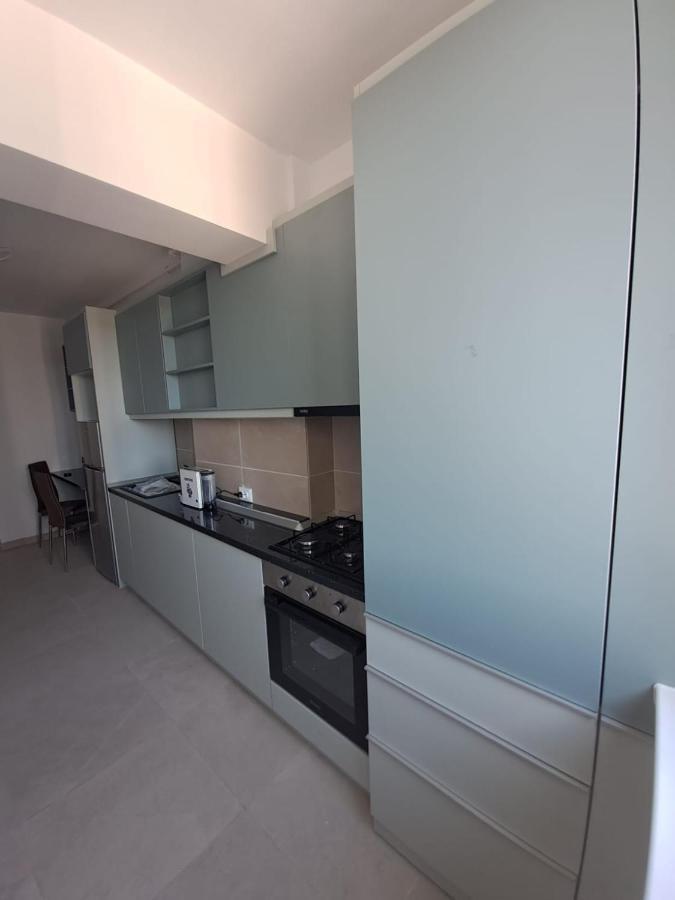 Happy Rental Apartments 2 Craiova Exterior photo