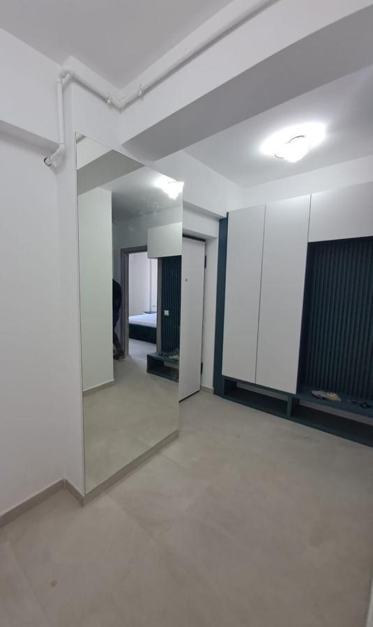 Happy Rental Apartments 2 Craiova Exterior photo