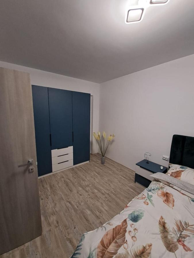 Happy Rental Apartments 2 Craiova Exterior photo