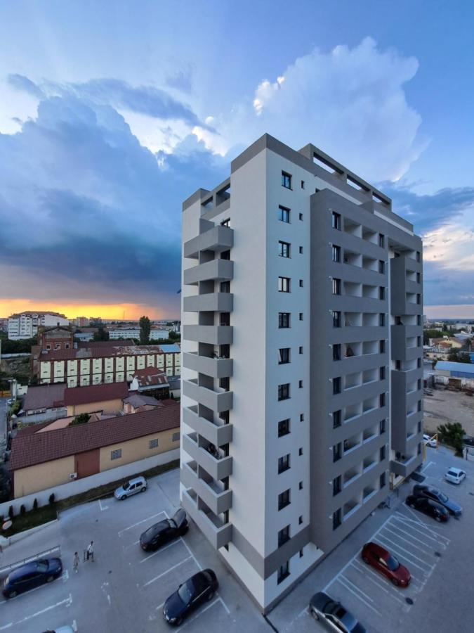 Happy Rental Apartments 2 Craiova Exterior photo