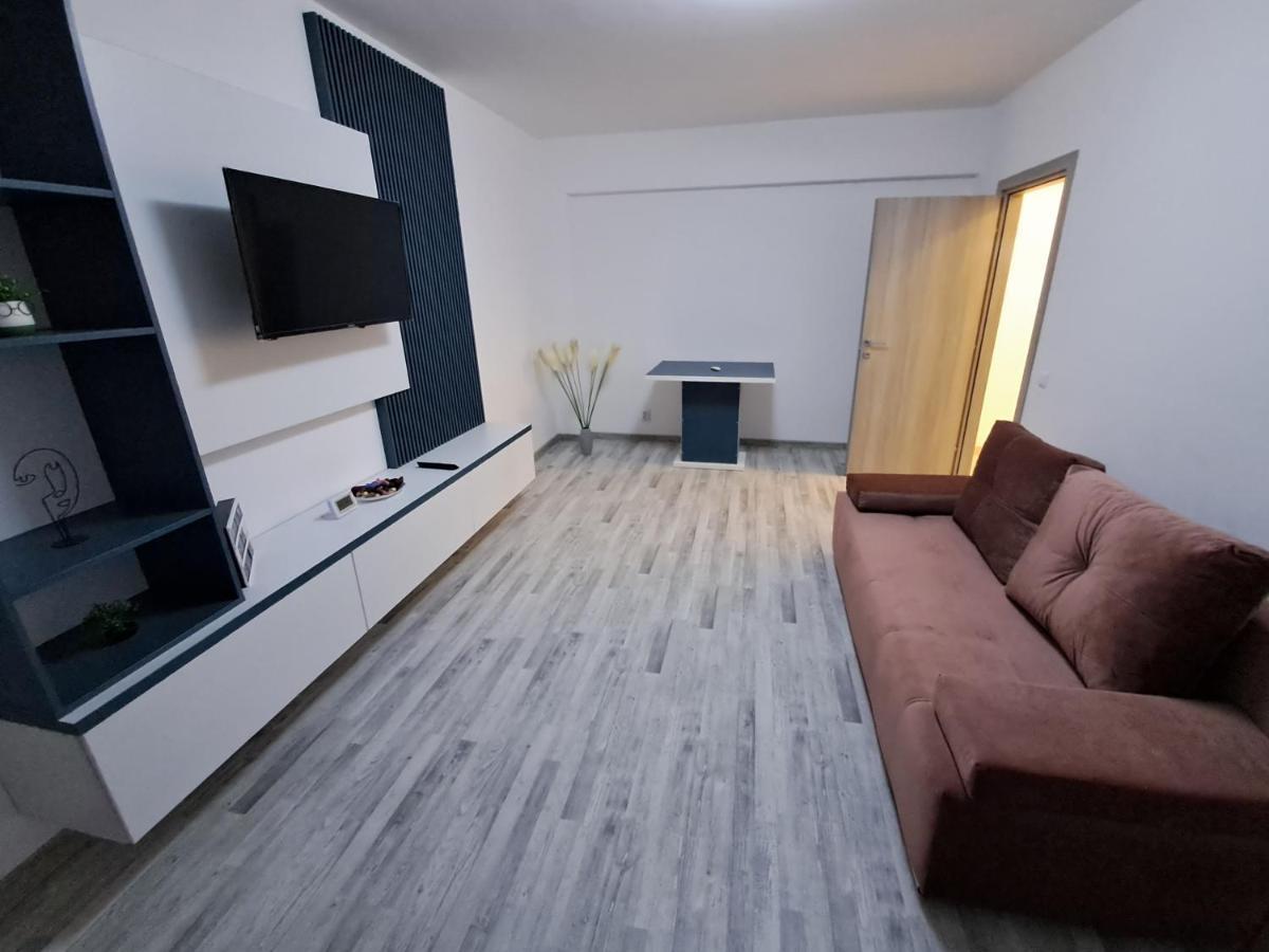 Happy Rental Apartments 2 Craiova Exterior photo