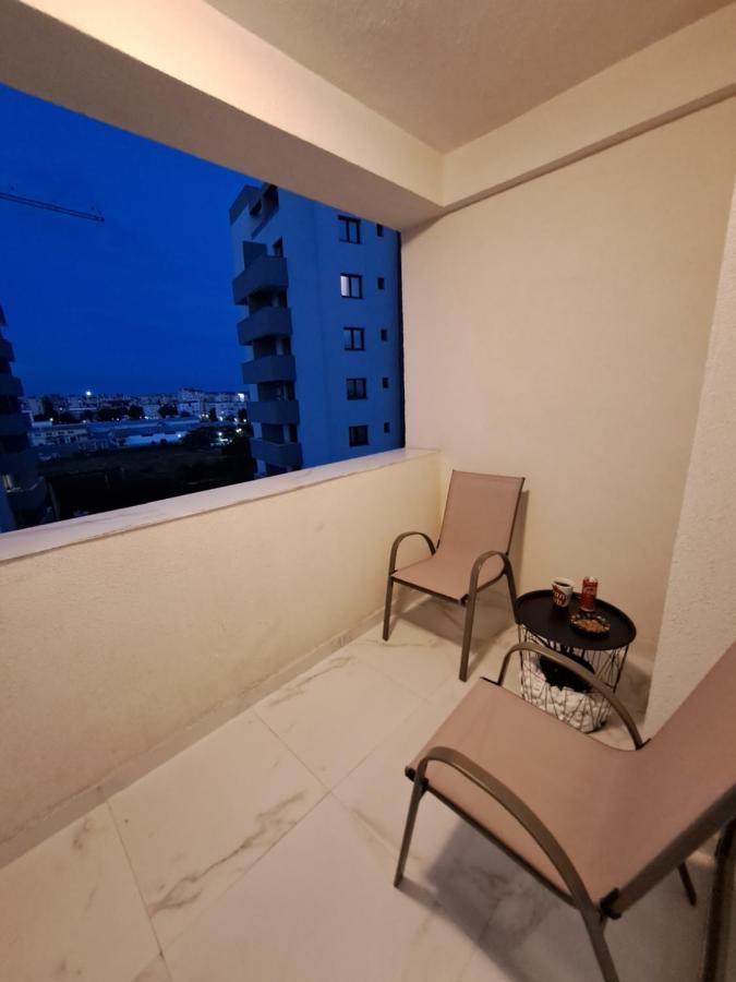 Happy Rental Apartments 2 Craiova Exterior photo